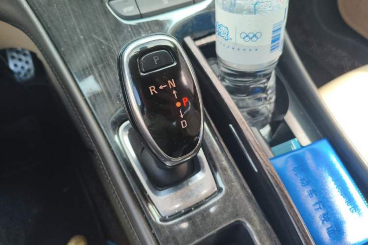 Used Buick LaCrosse 2016 Revised 20T Leading Edition Gear Lever