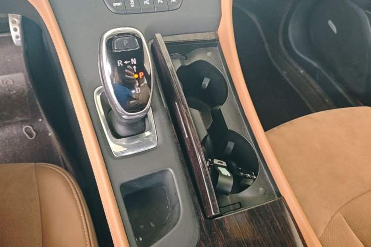 Used Buick LaCrosse 2016 28T Luxury Version Gear Lever