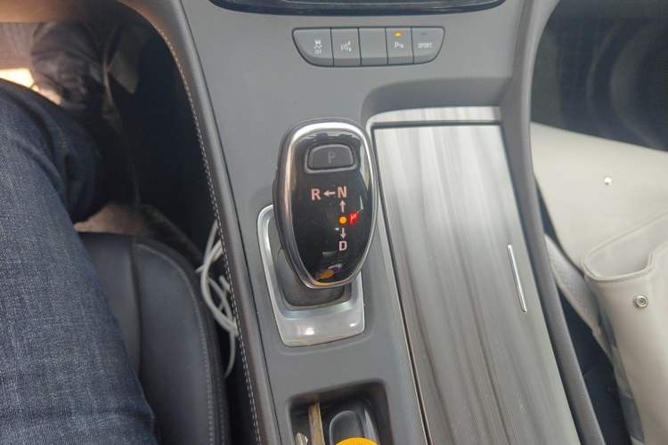 Used Buick LaCrosse 2016 Revised Version 28T Elite Edition Gear Lever
