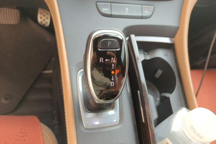 Used Buick LaCrosse 2016 20T Elite Edition Gear Lever