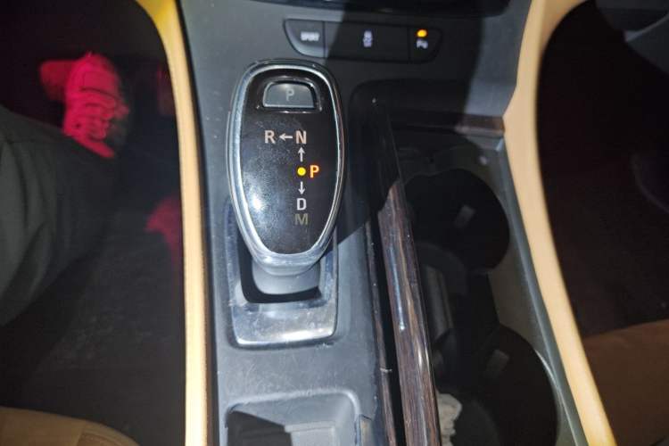 Used Buick LaCrosse 2016 20T Luxury Model Gear Lever