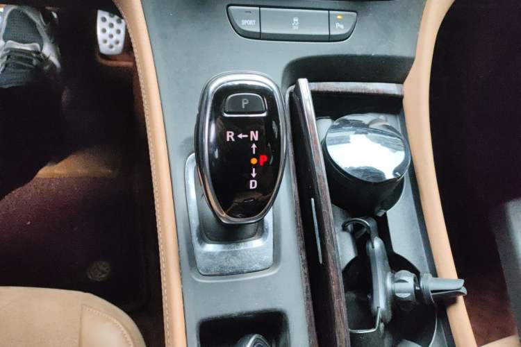 Used Buick LaCrosse 2016 20T Elite Edition Gear Lever