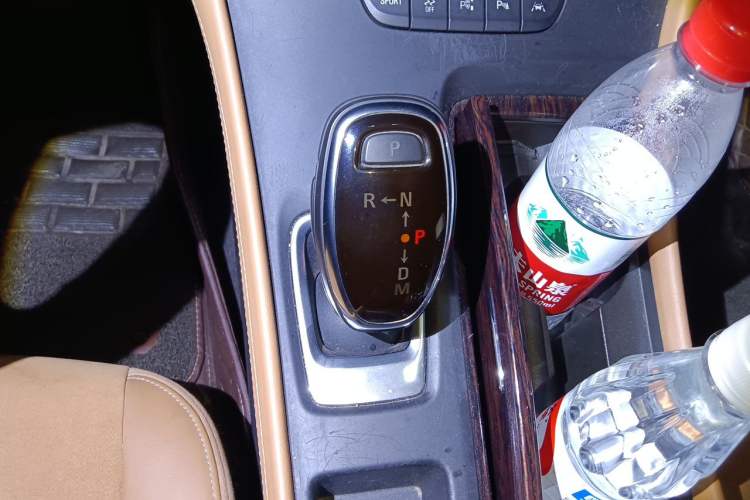 Used Buick LaCrosse 2016 28T Luxury Version Gear Lever