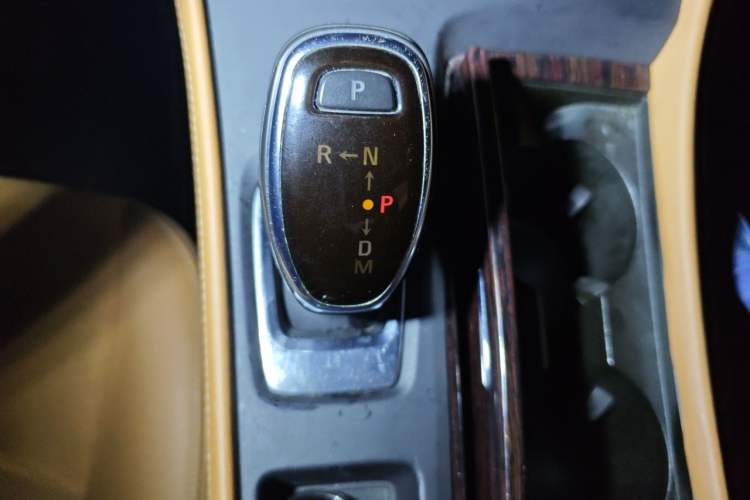 Used Buick LaCrosse 2016 20T Elite Edition Gear Lever