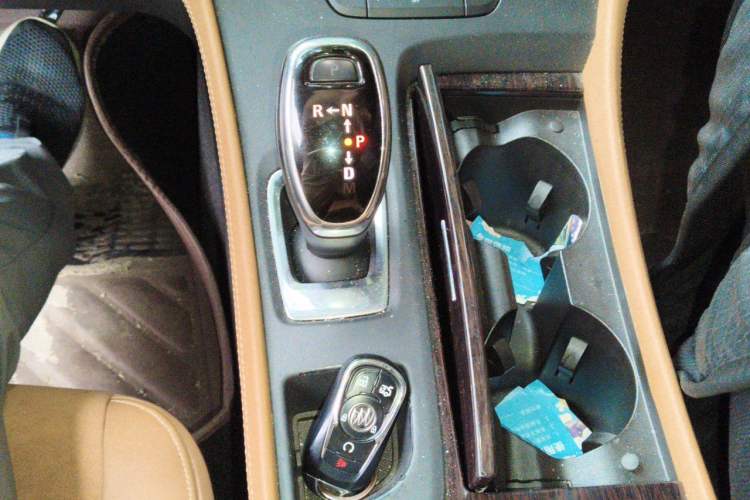 Used Buick LaCrosse 2016 20T Elite Edition Gear Lever