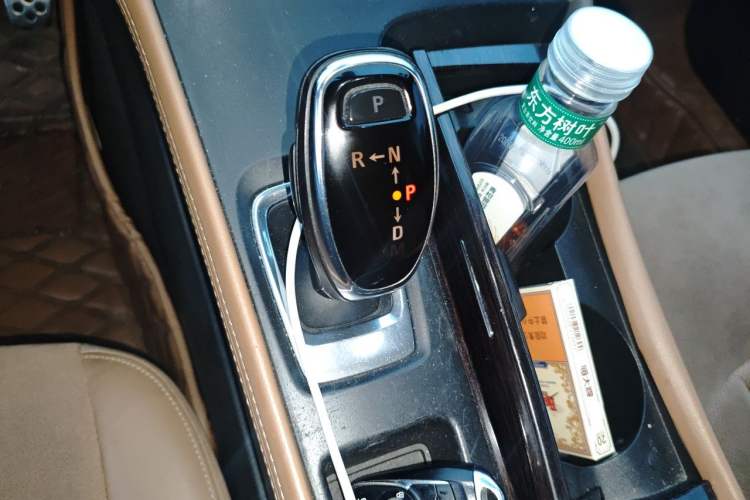 Used Buick LaCrosse 2016 20T Elite Edition Gear Lever