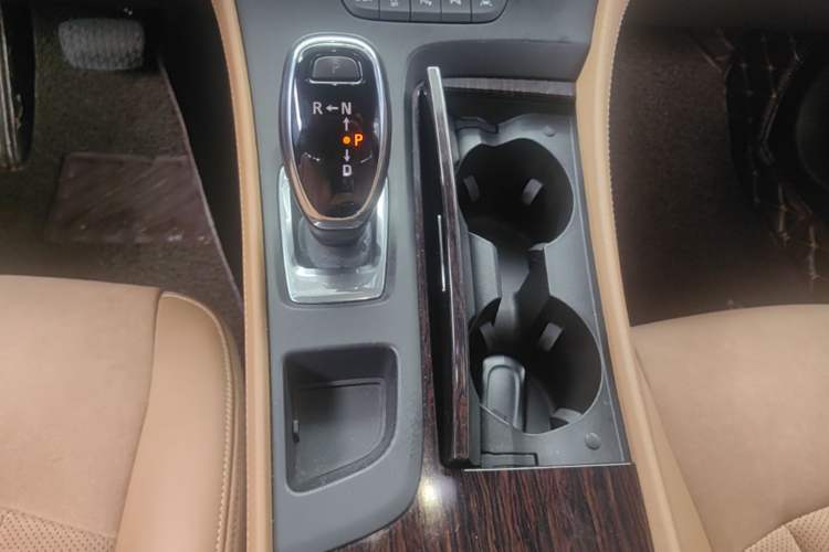 Used Buick LaCrosse 2016 28T Luxury Version Gear Lever