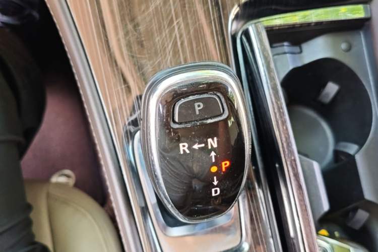 Used Buick LaCrosse 2016 Revised 20T Leading Edition Gear Lever