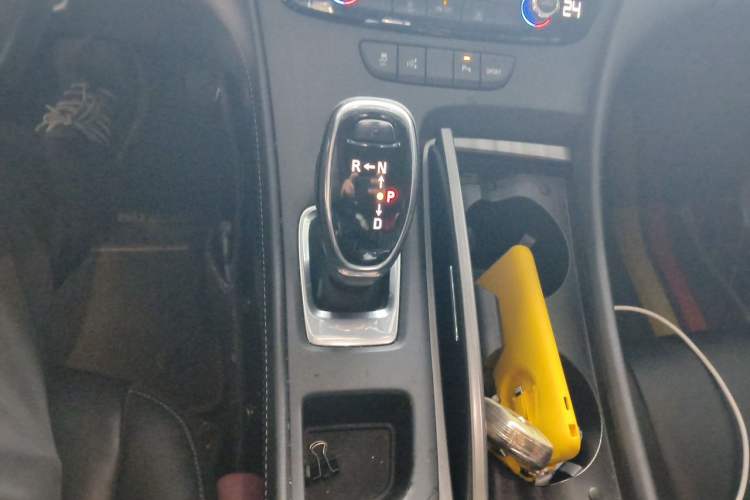 Used Buick LaCrosse 2016 Revised Version 28T Elite Edition Gear Lever