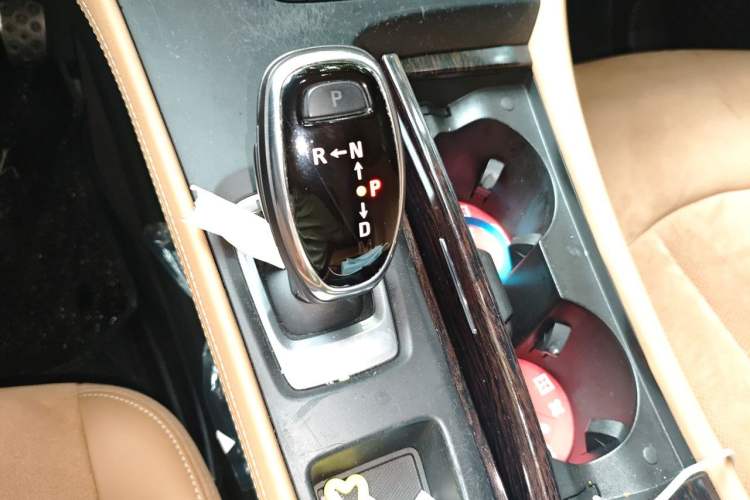 Used Buick LaCrosse 2016 20T Elite Edition Gear Lever