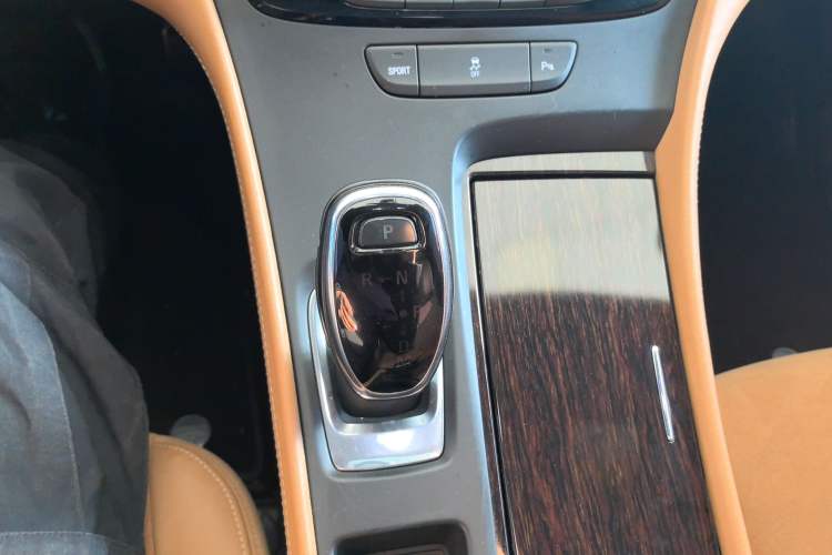 Used Buick LaCrosse 2016 20T Elite Edition Gear Lever