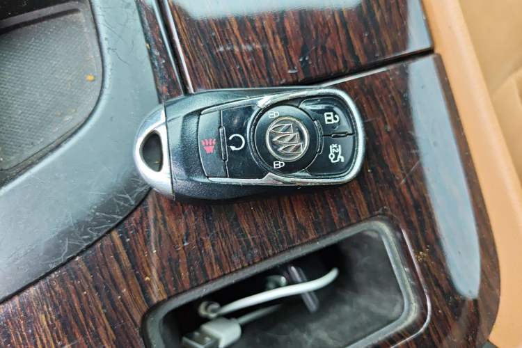 Used Buick LaCrosse 2016 28T Elite Model Interior 1