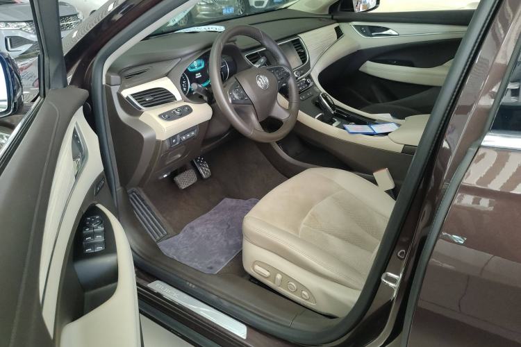Used Buick LaCrosse 2016 30H Luxury Version Interior 3