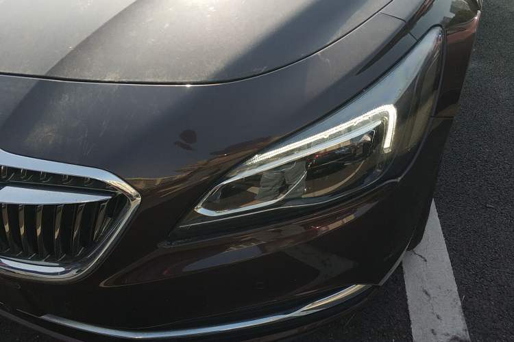 Used Buick LaCrosse 2016 30H Luxury Version Left Front Headlight