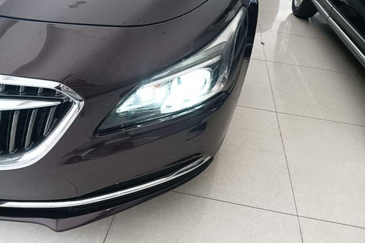 Used Buick LaCrosse 2016 28T Elite Model Left Front Headlight