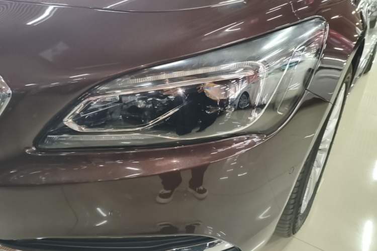 Used Buick LaCrosse 2016 28T Luxury Version Left Front Headlight