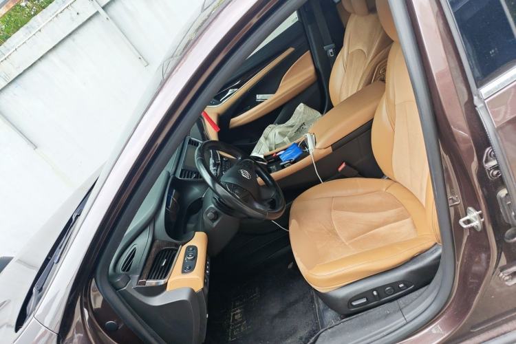 Used Buick LaCrosse 2016 28T Luxury Version Left Front Seat