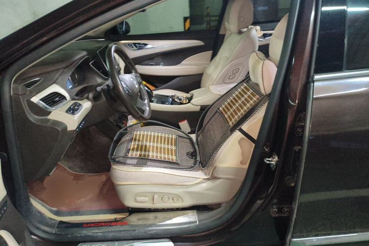 Used Buick LaCrosse 2016 30H Luxury Version Left Front Seat