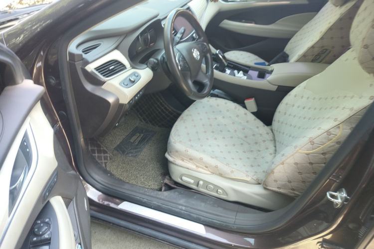 Used Buick LaCrosse 2016 30H Luxury Version Left Front Seat