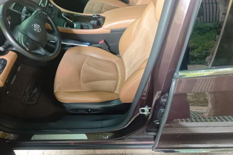 Used Buick LaCrosse 2016 28T Premium Edition Left Front Seat