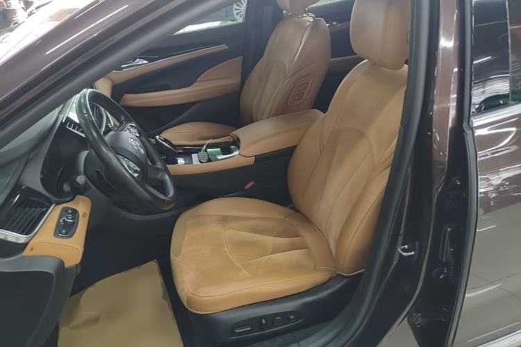 Used Buick LaCrosse 2016 28T Luxury Version Left Front Seat