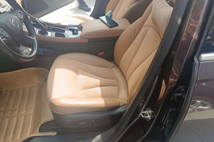 Used Buick LaCrosse 2016 20T Elite Edition Left Front Seat