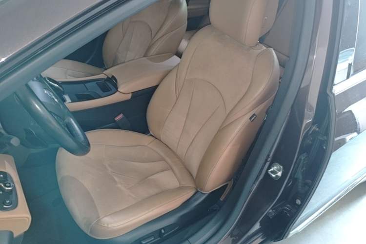 Used Buick LaCrosse 2016 28T Premium Edition Left Front Seat