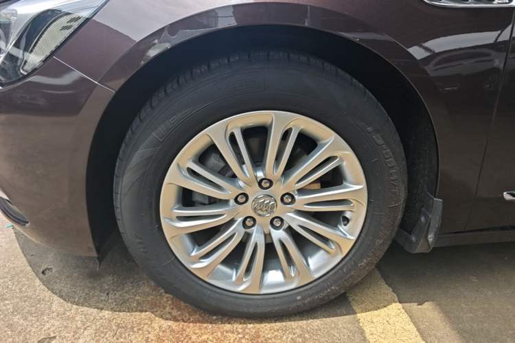 Used Buick LaCrosse 2016 20T Elite Edition Left Front Wheel Hub