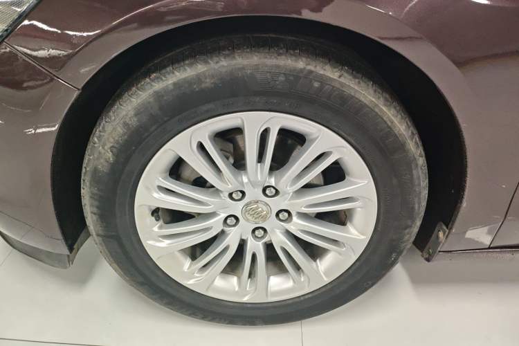 Used Buick LaCrosse 2016 20T Leading Model Left Front Wheel Hub
