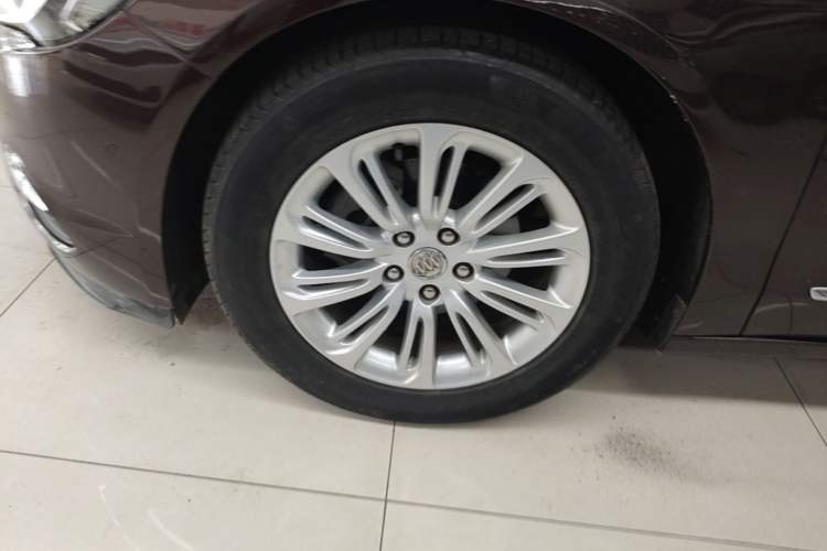 Used Buick LaCrosse 2016 20T Luxury Model Left Front Wheel Hub