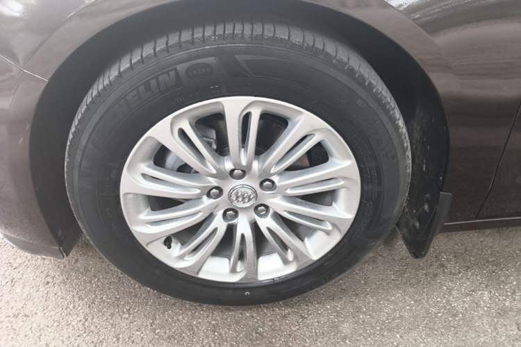 Used Buick LaCrosse 2016 20T Luxury Model Left Front Wheel Hub