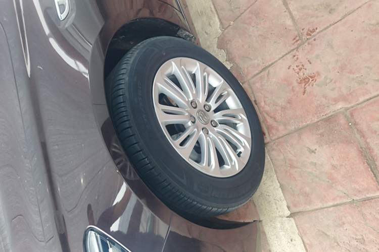 Used Buick LaCrosse 2016 20T Elite Edition Left Front Wheel Hub