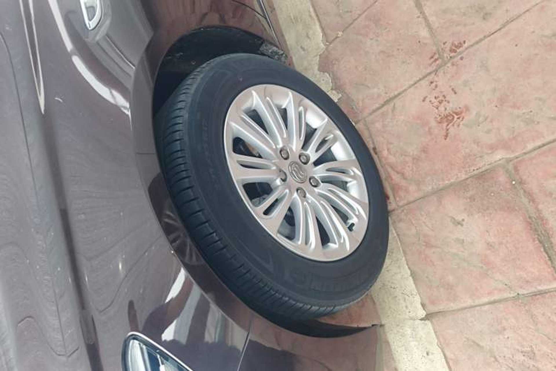 Used Buick LaCrosse 2016 20T Elite Edition Left Front Wheel Hub