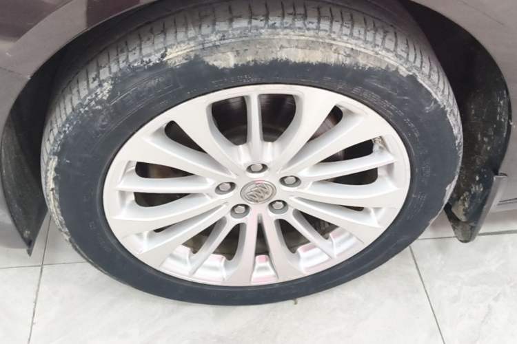 Used Buick LaCrosse 2016 28T Elite Model Left Front Wheel Hub