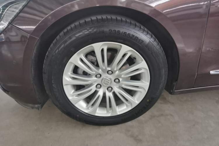 Used Buick LaCrosse 2016 20T Luxury Model Left Front Wheel Hub