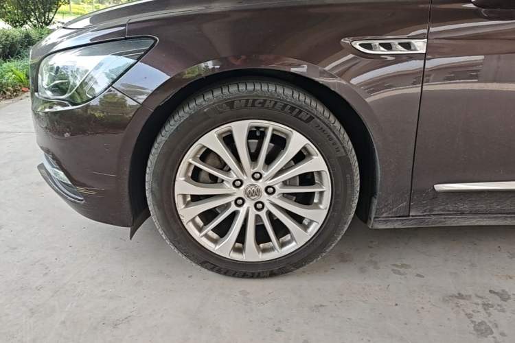 Used Buick LaCrosse 2016 28T Luxury Version Left Front Wheel Hub