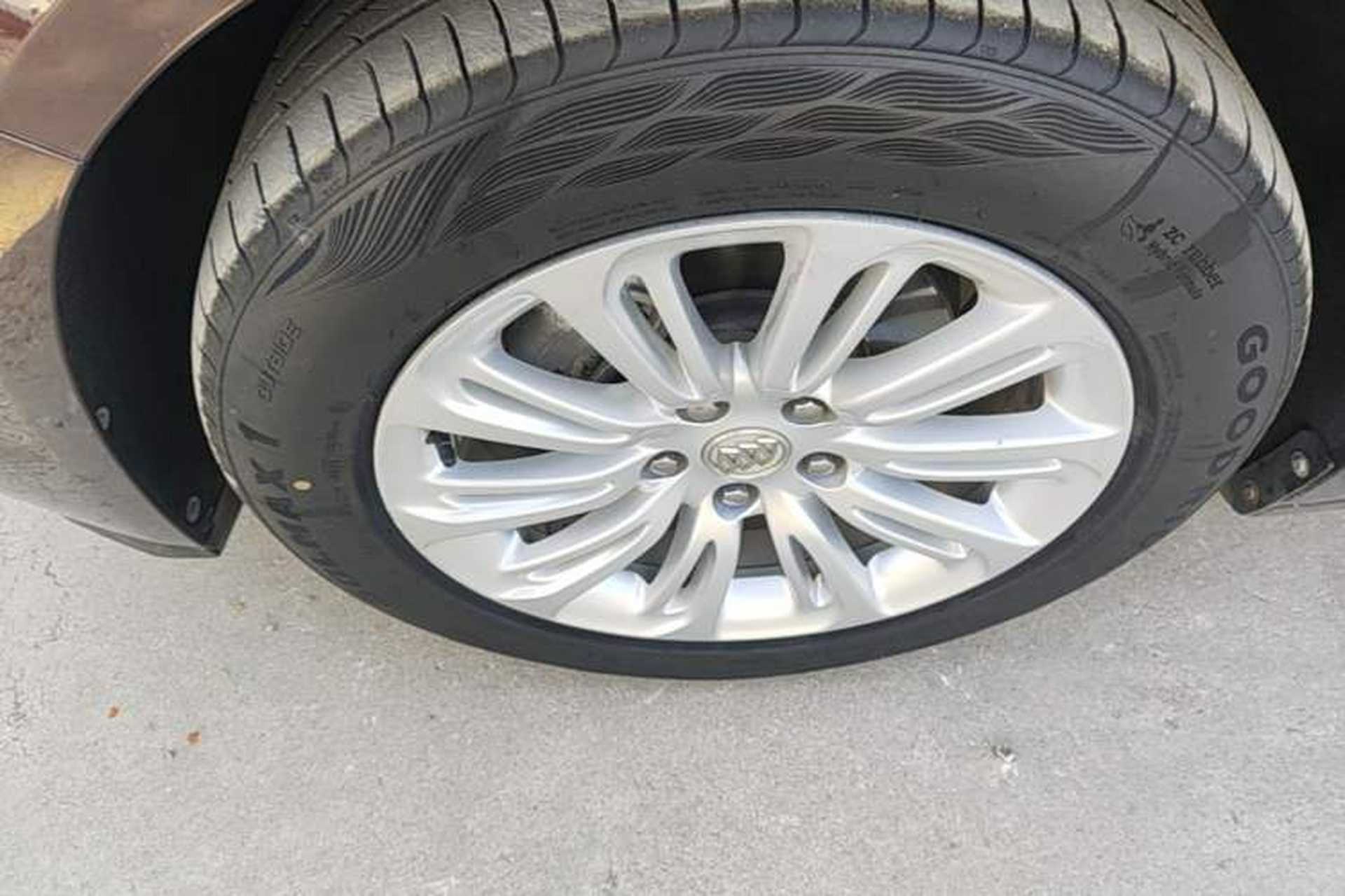 Used Buick LaCrosse 2016 20T Elite Edition Left Front Wheel Hub