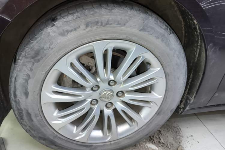Used Buick LaCrosse 2016 20T Elite Edition Left Front Wheel Hub