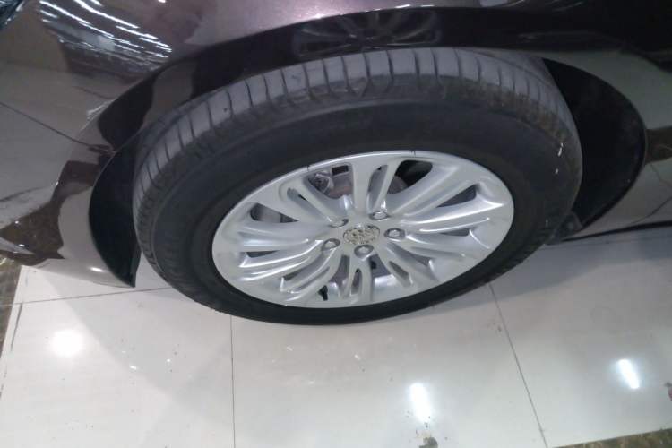 Used Buick LaCrosse 2016 Revised 20T Leading Edition Left Front Wheel Hub