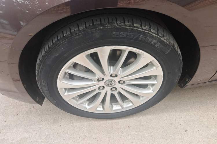 Used Buick LaCrosse 2016 Revised Version 28T Elite Edition Left Front Wheel Hub