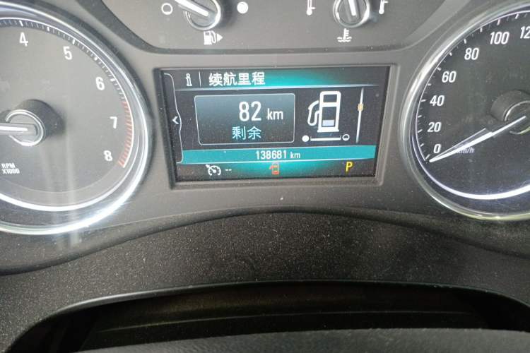 Used Buick LaCrosse 2016 28T Elite Model Odometer Close Up