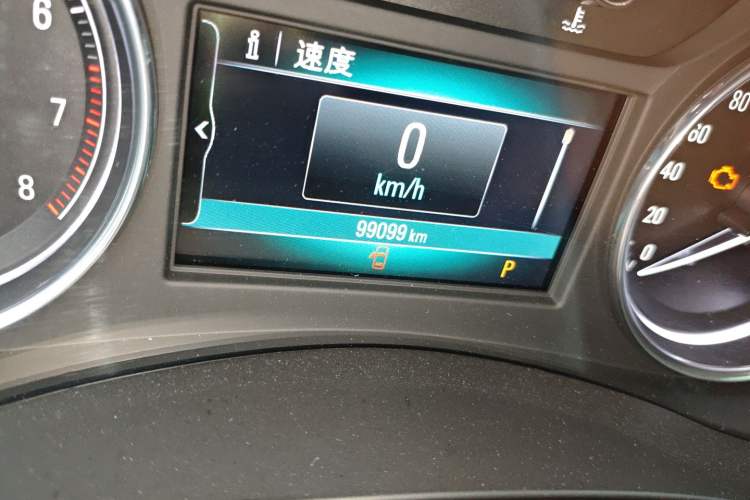 Used Buick LaCrosse 2016 20T Elite Edition Odometer Close Up