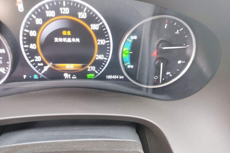 Used Buick LaCrosse 2016 30H Luxury Version Odometer Close Up
