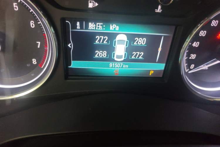 Used Buick LaCrosse 2016 28T Premium Edition Odometer Close Up