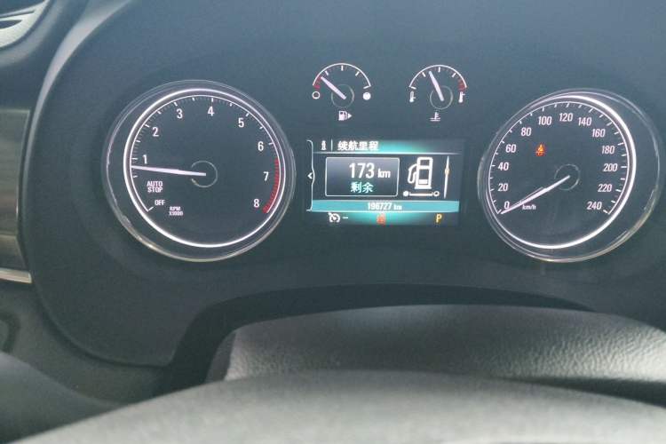 Used Buick LaCrosse 2016 Revised Version 28T Elite Edition Odometer Close Up