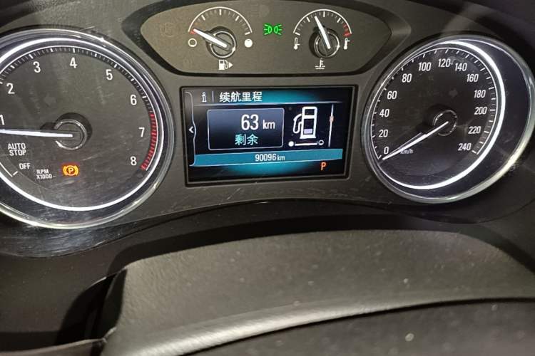 Used Buick LaCrosse 2016 20T Elite Edition Odometer Close Up