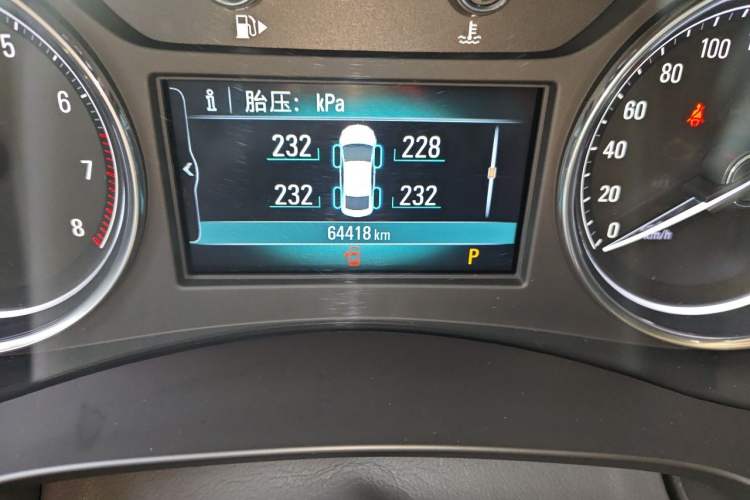 Used Buick LaCrosse 2016 Revised Version 28T Elite Edition Odometer Close Up