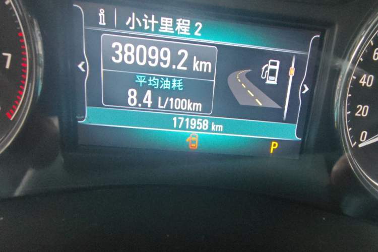 Used Buick LaCrosse 2016 28T Elite Model Odometer Close Up