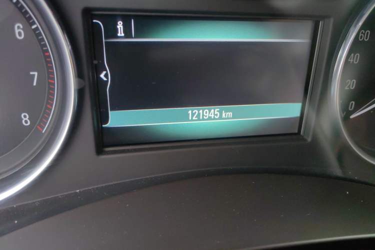 Used Buick LaCrosse 2016 Revised 20T Leading Edition Odometer Close Up