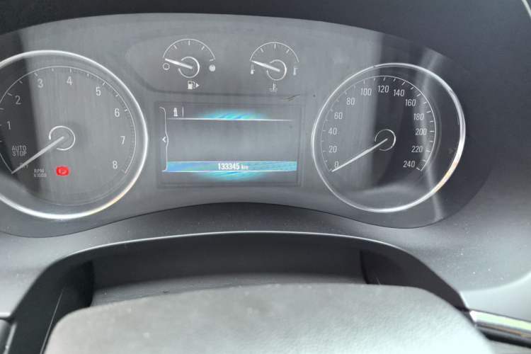 Used Buick LaCrosse 2016 Revised Version 28T Elite Edition Odometer Close Up